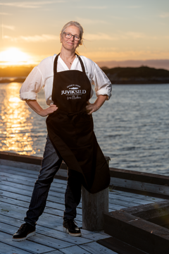 Hanne-Cecilie Sporsheim på kaia i Juvika.