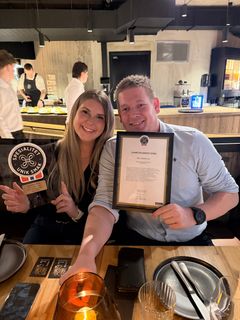 Sjure Eplepresseri ble tildelt Spesialitet under Norges Beste Drikke. F.v. Eve Austrheim og Håvard Willumsen fra Sjure Eplepresseri.