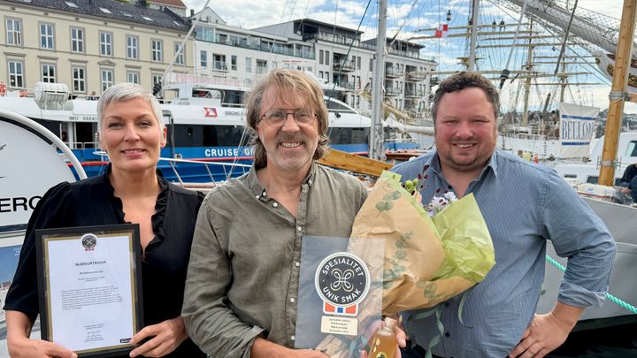 F.v. Marit Strand - fagsjef Spesialitet, Erik Berglihn fra Brokkestøylen og Tor Jacob Solberg, leder i Norsk Bonde- og Småbrukarlag.