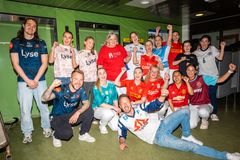VISTE SIN STØTTE: Viking FK er blant klubbene som viser stort engasjement på FotballtrøyeFredag.