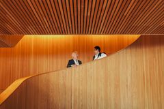 OBOS I OPERAEN: Administrerende direktør i Den Norske Opera & Ballett Geir Bergkastet og konsernsjef i OBOS Daniel Kjørberg Siraj har inngått ny samarbeidsavtale.