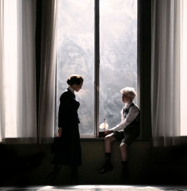 Guvernanten og Miles i «The Turn of the Screw» – i regi av Peer Perez Øian.