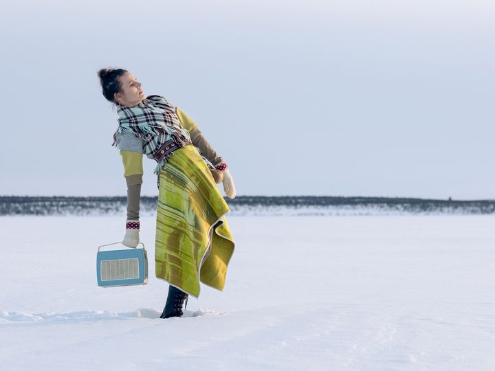 Simone Grøtte er en kritikerrost koreograf fra Lakselv i Finnmark, blant annet kjent for publikumssuksessen «GLEMT» som ble vist i Operaen i fjor.