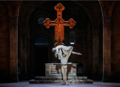 Grete Sofie Borud Nybakken og Dingkai Bai danser tittelrollene i Nasjonalballettens nye «Romeo og Julie» på premieren 6. juni.