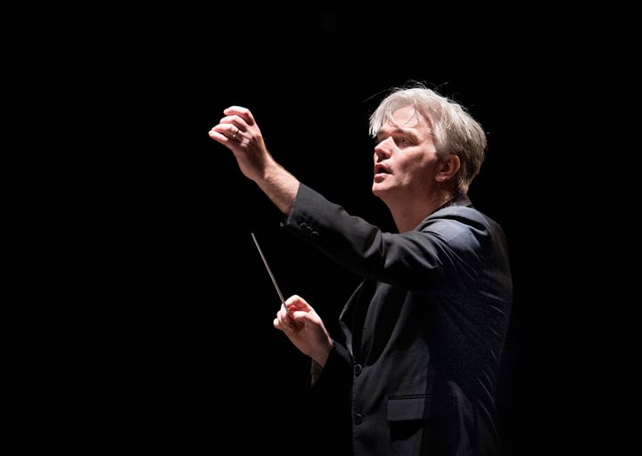 Operaens musikksjef Edward Gardner dirigerer WOYS' avskjedskonsert Elsk meg til døde.