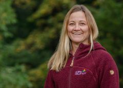 – Staysman har en unik evne til å lage stemning og få folk opp av stolen. Vi håper «Gikk en tur på stien» blir en låt små og store tar med seg ut – i hverdagen, i skolegården og i nærmiljøet, sier Marte Bøhm Nordahl, prosjektleder for Friluftslivets år 2025 i Norsk Friluftsliv.