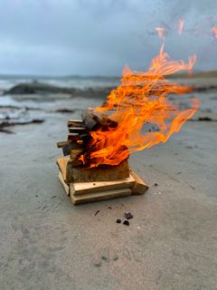 Bål på strand